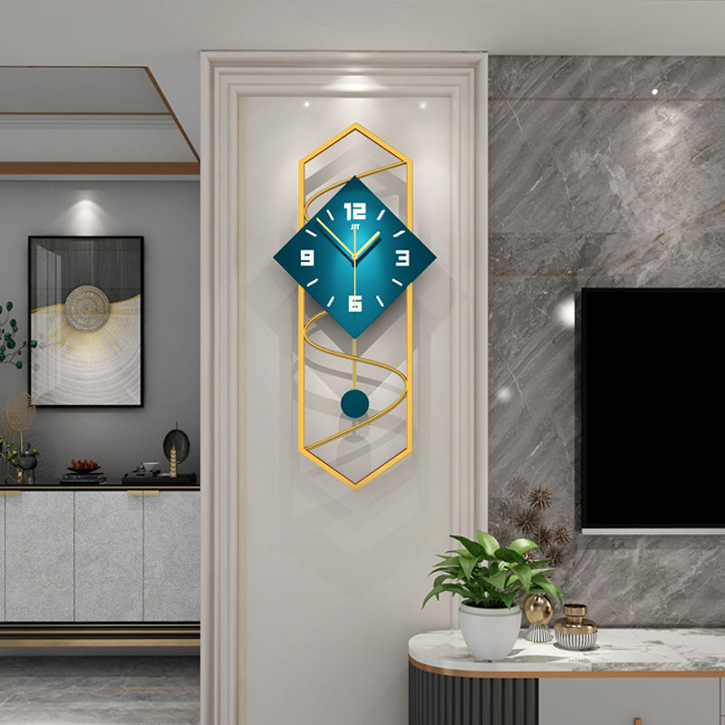 Verticale wandklok - Metalen frame met houten wijzerplaat