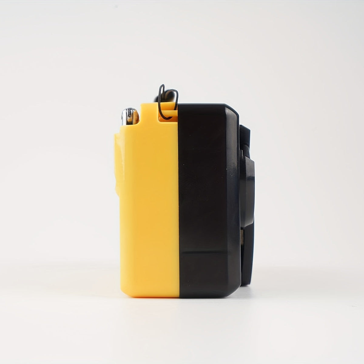 Noodradio met handslinger, zaklamp en sirene