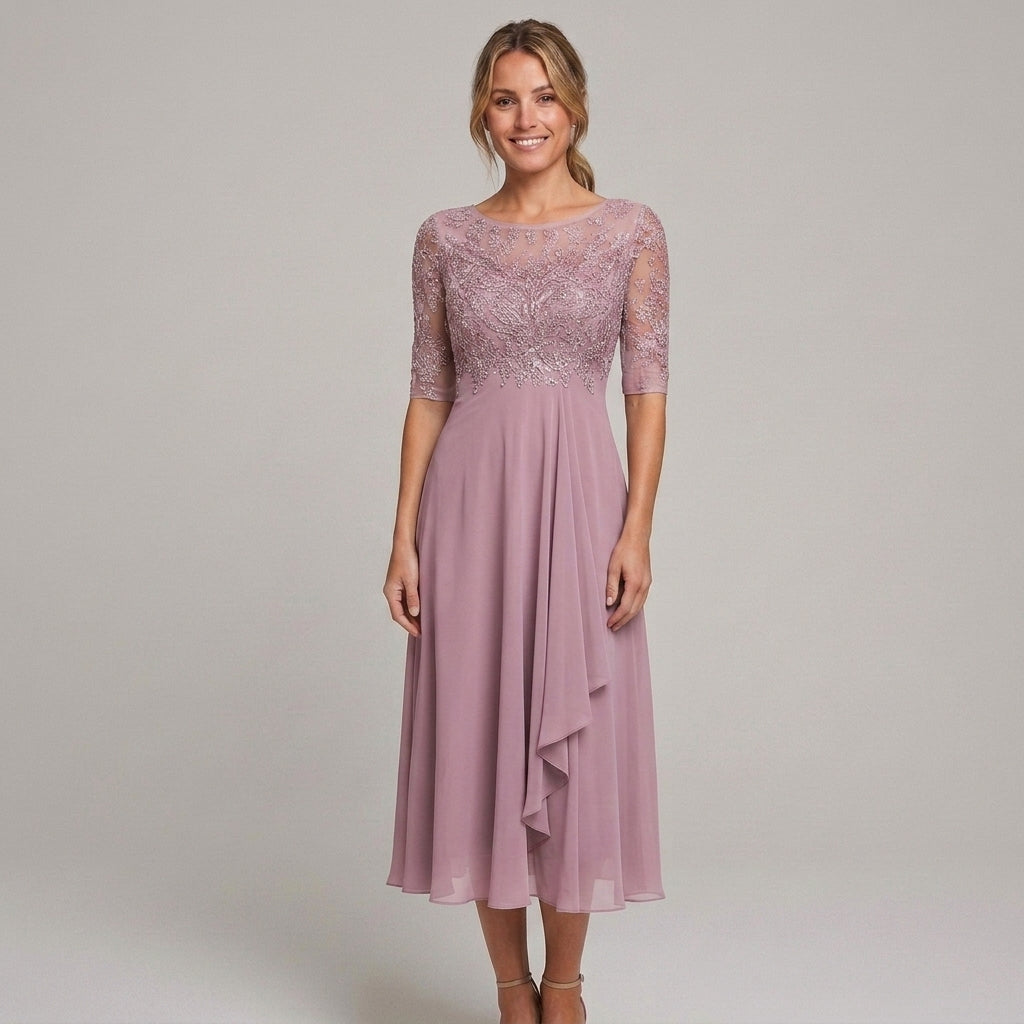 Elegante midi-jurk met kantdetails en bloemenborduursel
