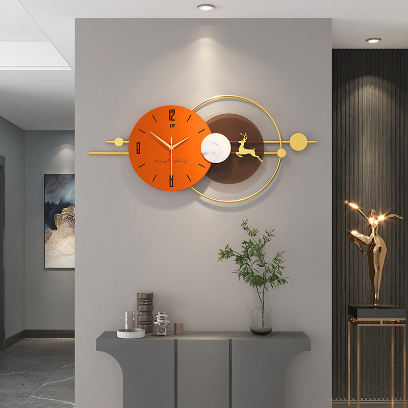 Moderne wandklok - Metalen frame en massief houten wijzerplaat
