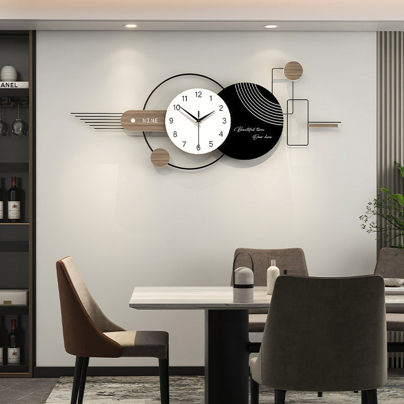 Moderne wandklok - IJzeren frame en massief houten wijzerplaat
