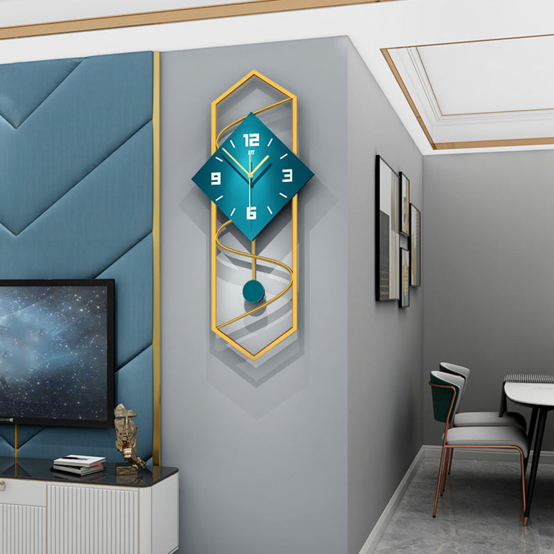 Verticale wandklok - Metalen frame met houten wijzerplaat