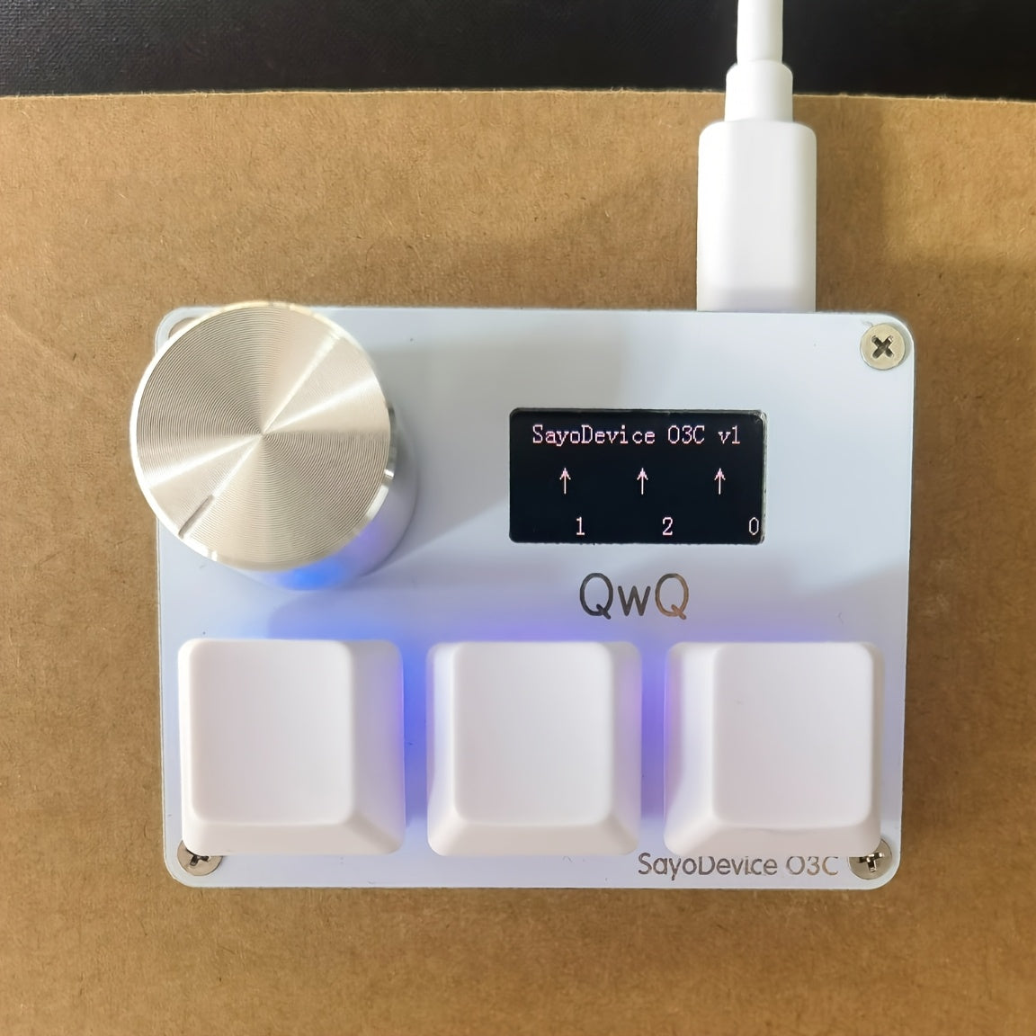 Programmeerbaar mini-toetsenbord met magnetische schakelaars