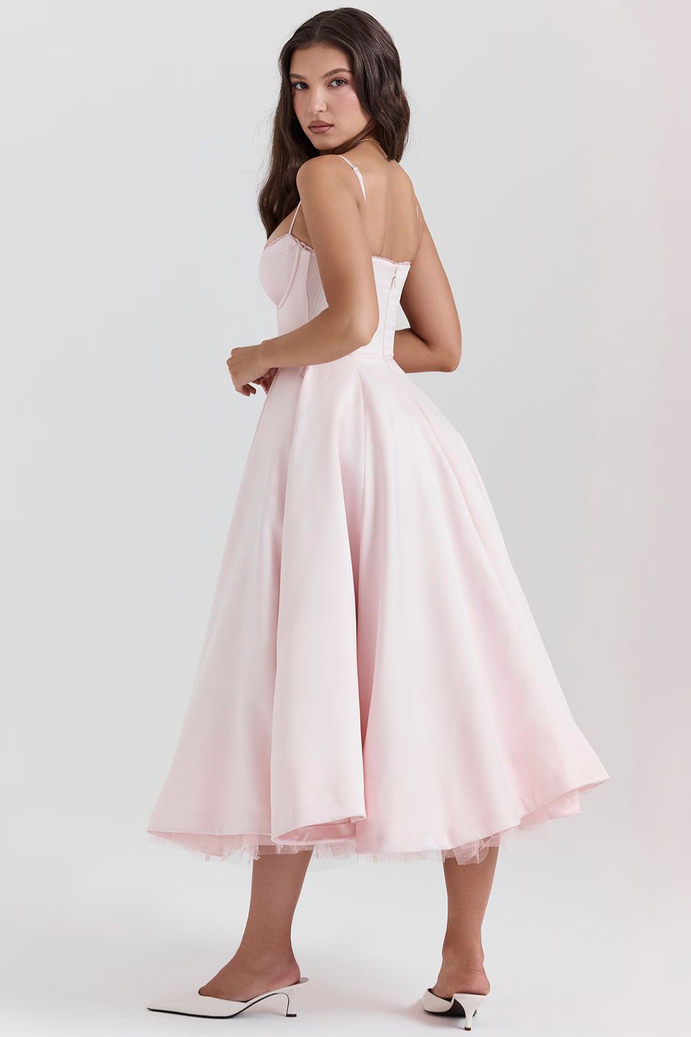 Elegante maxi-jurk met aansluitende top en uitlopende rok