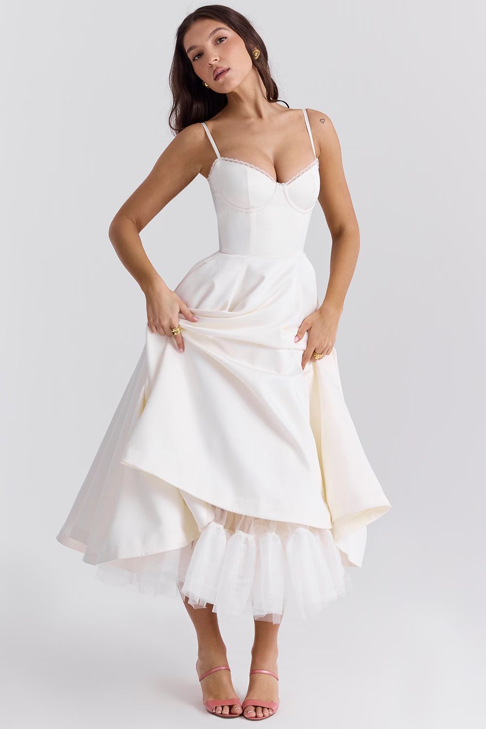 Elegante maxi-jurk met aansluitende top en uitlopende rok