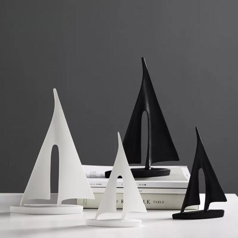Minimalistisch zeilbootbeeld - Nautische decoratie van polyresin