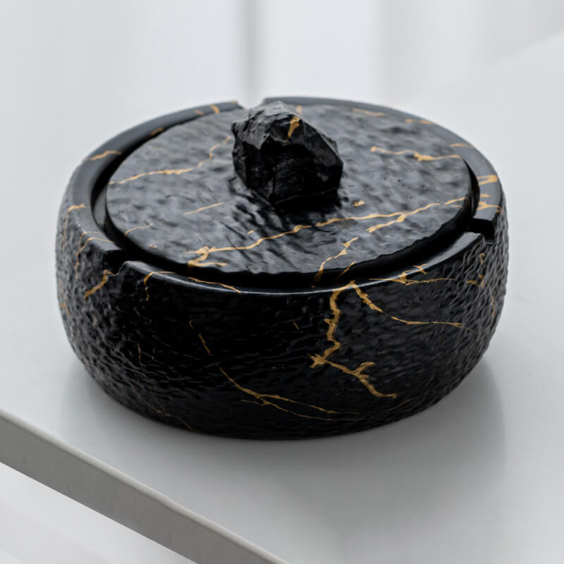 Keramische asbak met deksel - Rond decoratief ontwerp