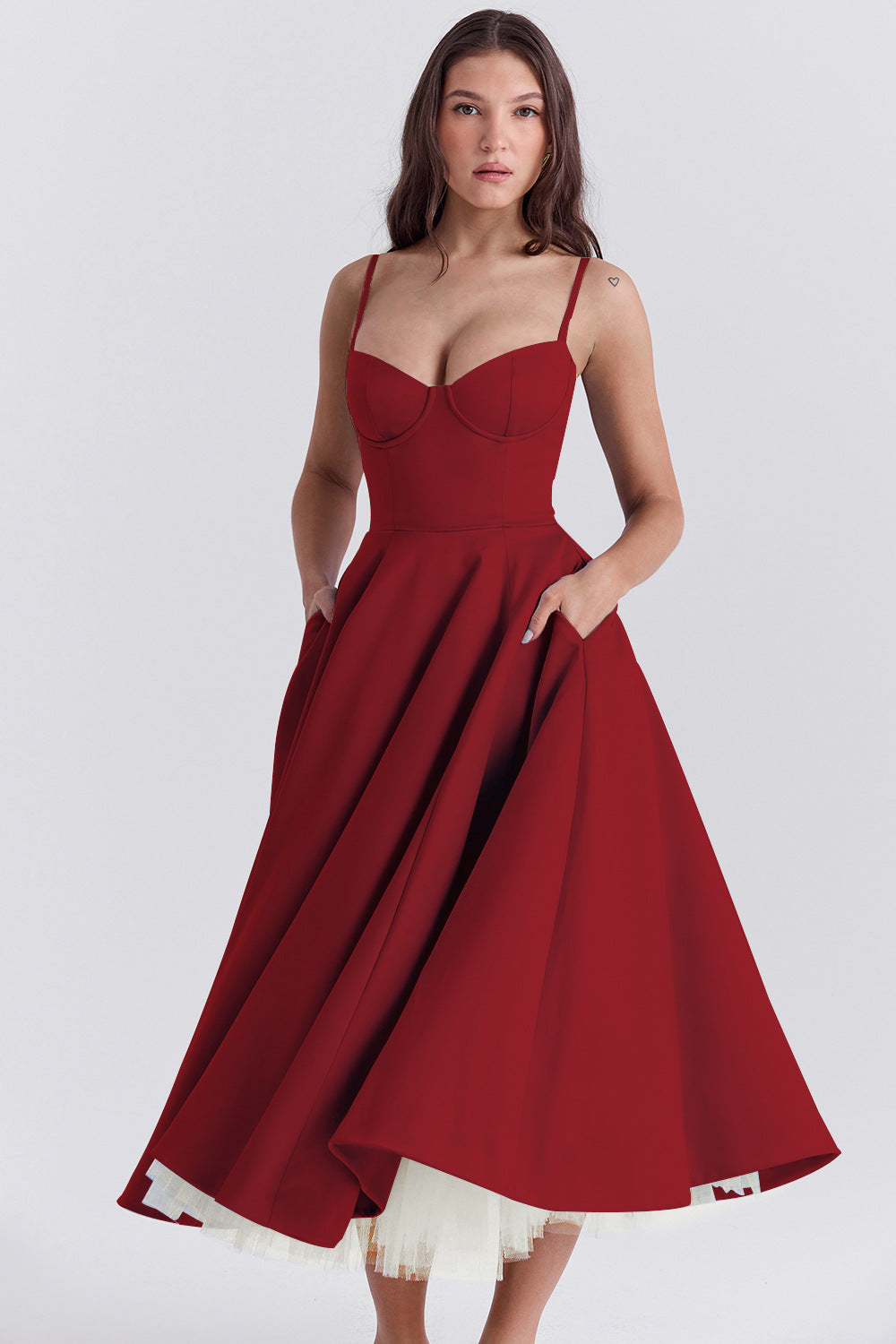 Elegante maxi-jurk met aansluitende top en uitlopende rok