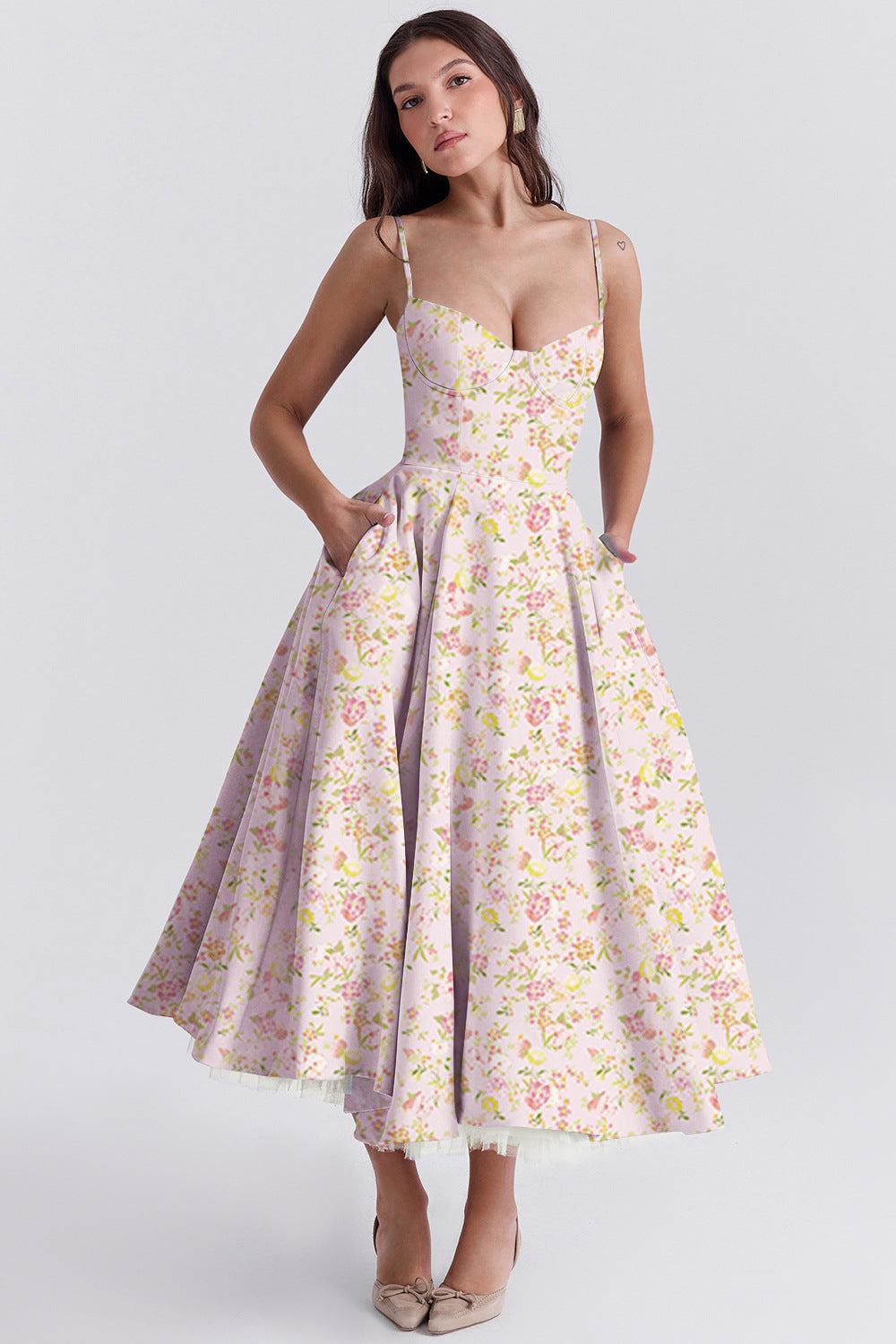 Elegante maxi-jurk met aansluitende top en uitlopende rok