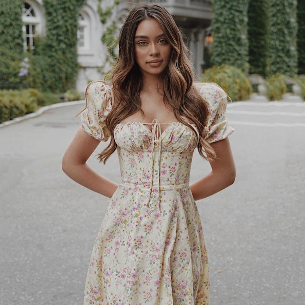 Zomerse midi-jurk met pofmouwen