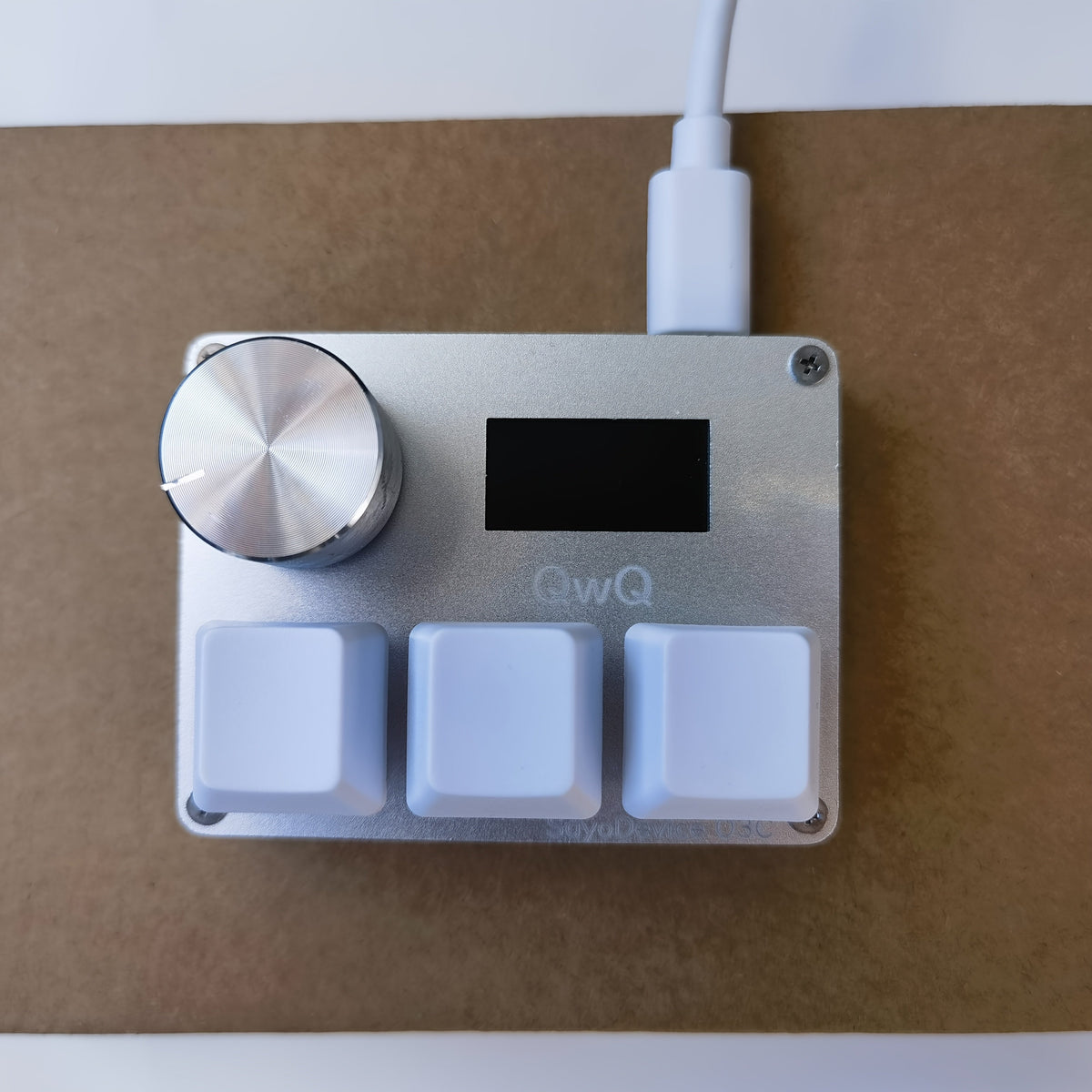 Programmeerbaar mini-toetsenbord met magnetische schakelaars