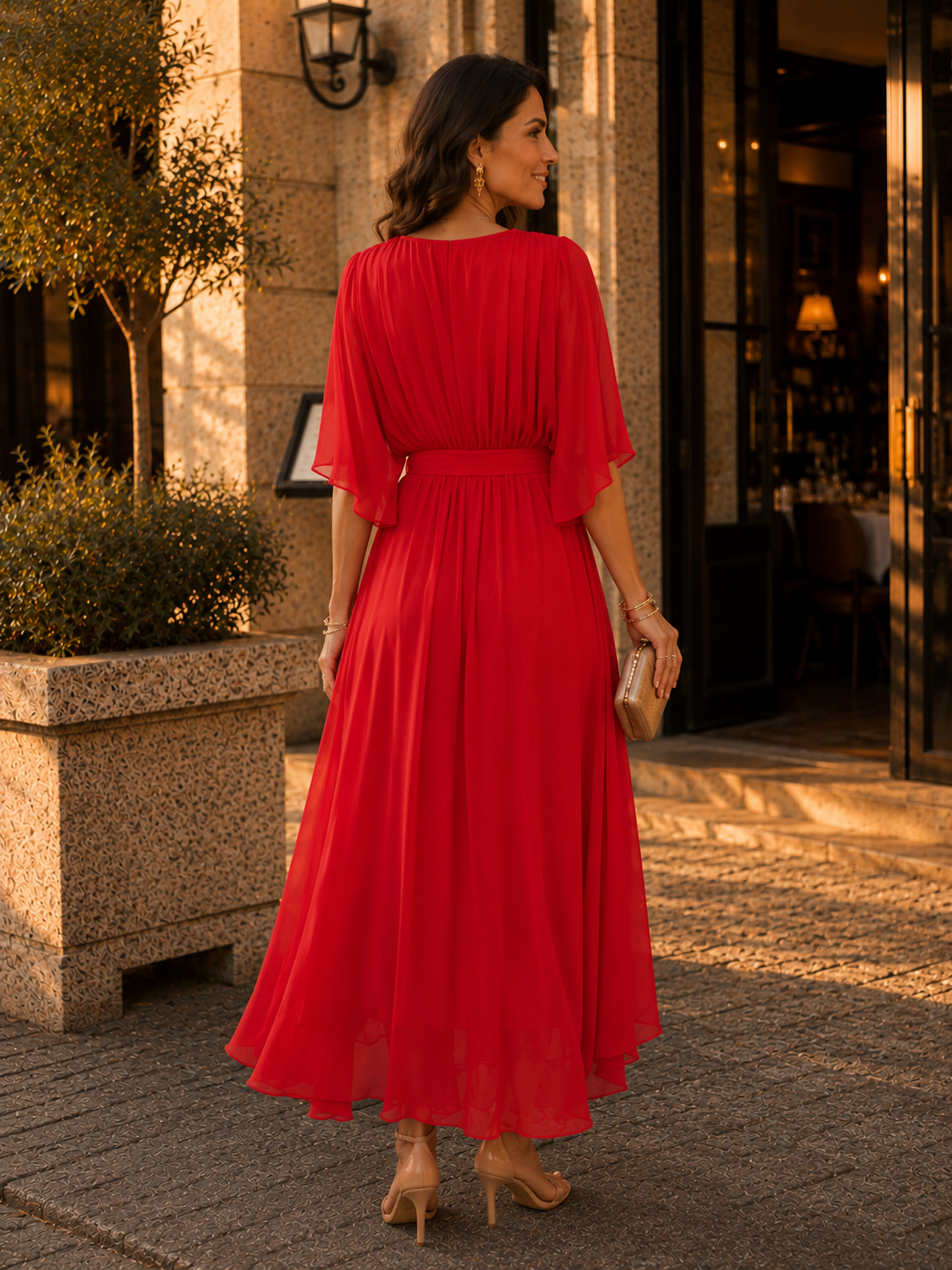 Elegante maxi-jurk met overslaghals en tailleband