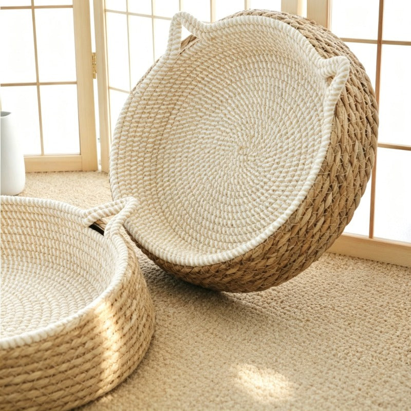 Gevlochten Kattenmand met Oren en Jute Kraboppervlak