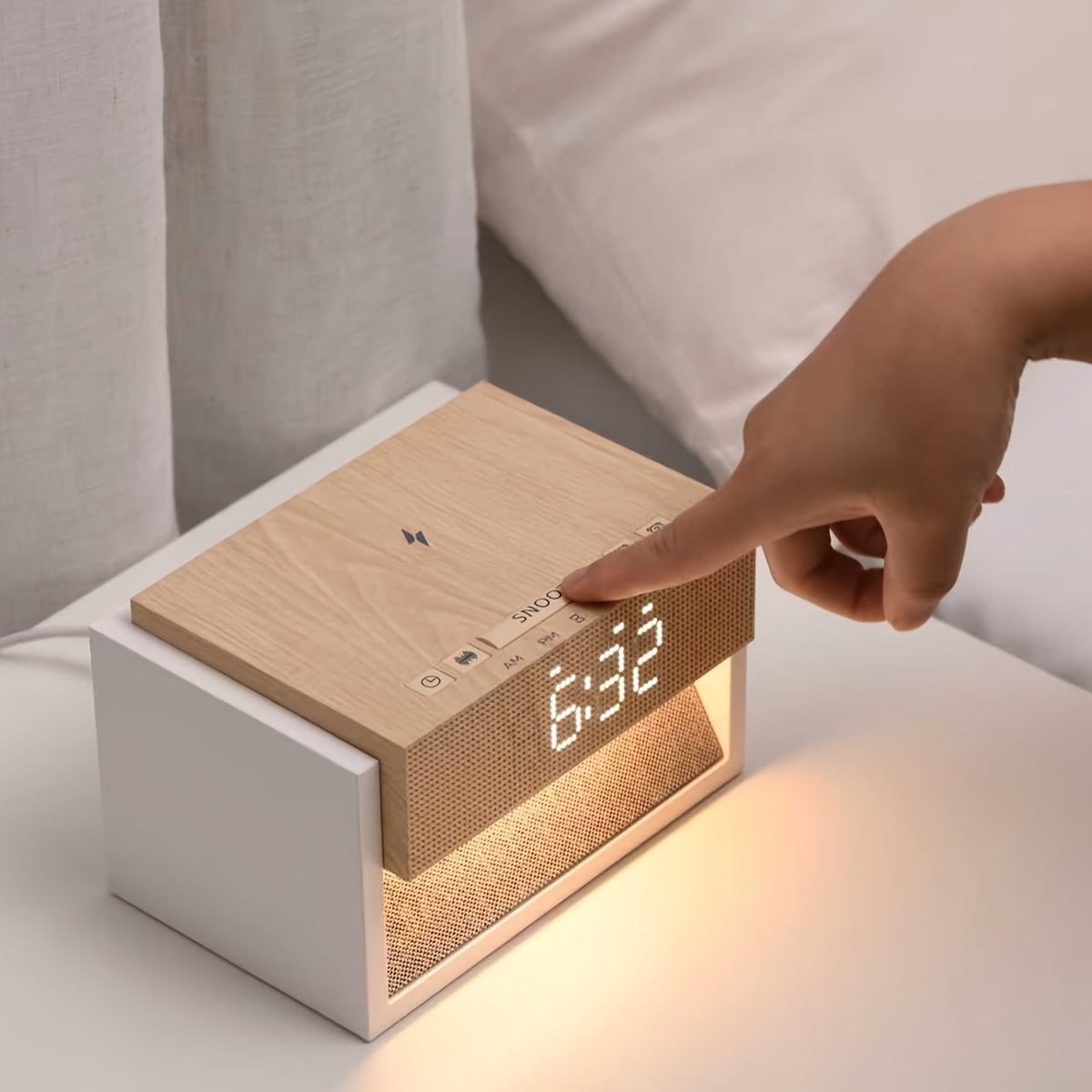 Multifunctionele bedlamp met draadloos opladen en witte ruis