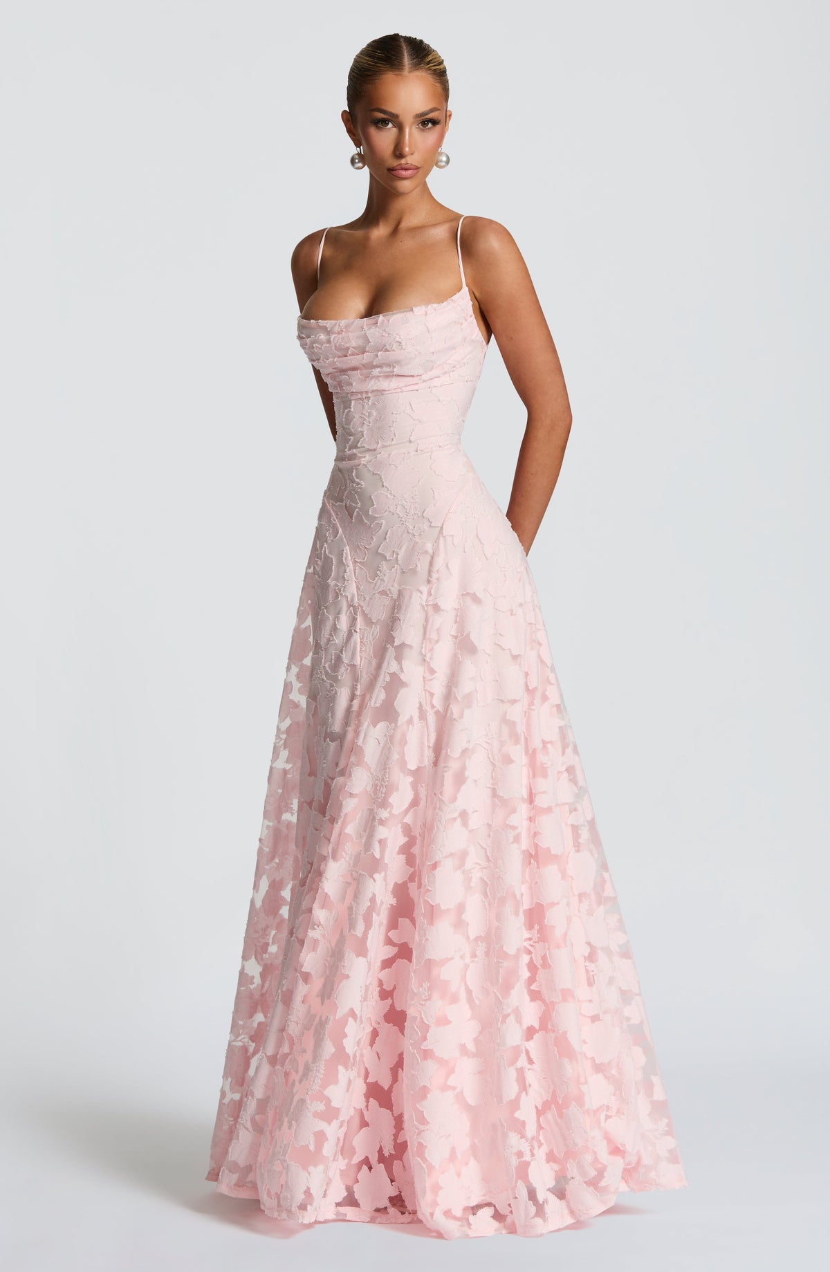 Romantische maxi-jurk met bloemen- en kantdetails