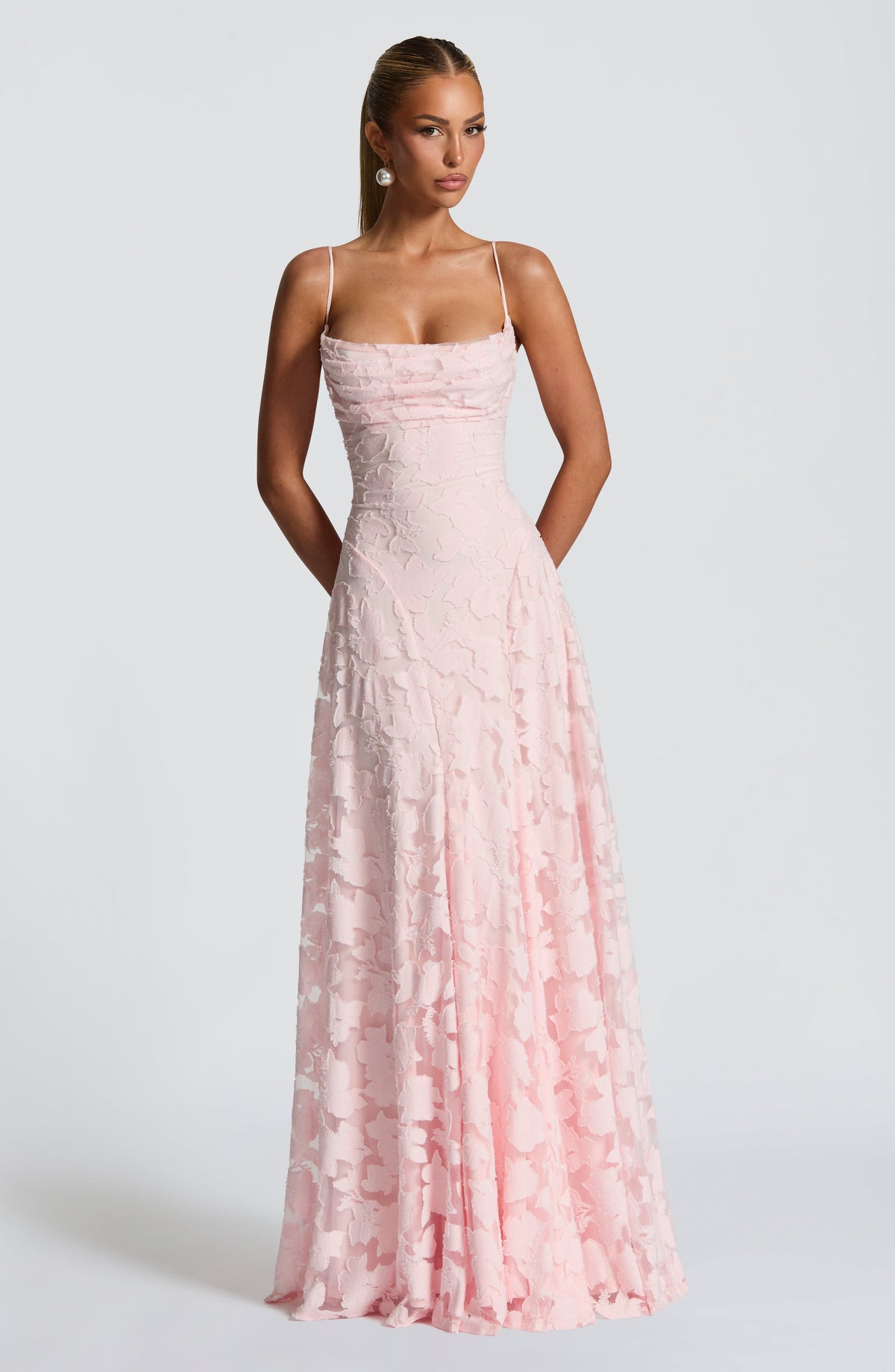 Romantische maxi-jurk met bloemen- en kantdetails