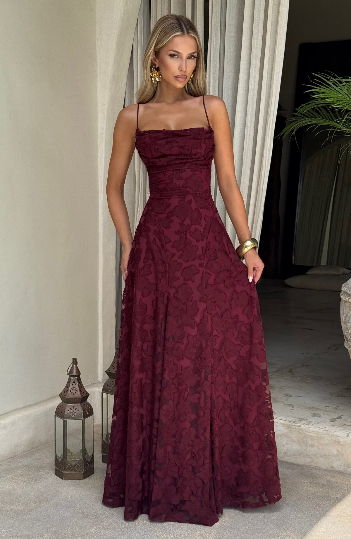 Romantische maxi-jurk met bloemen- en kantdetails