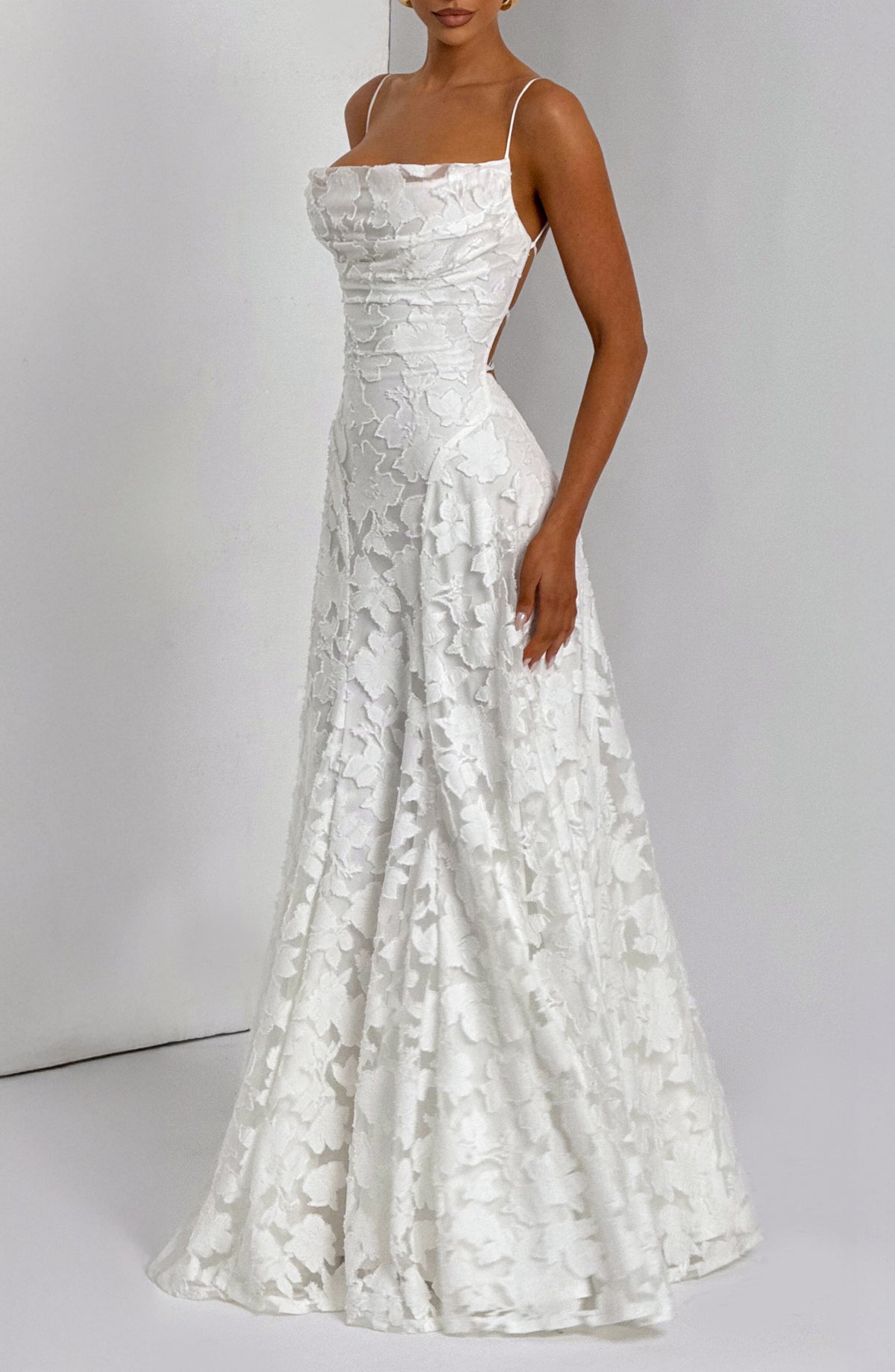 Romantische maxi-jurk met bloemen- en kantdetails