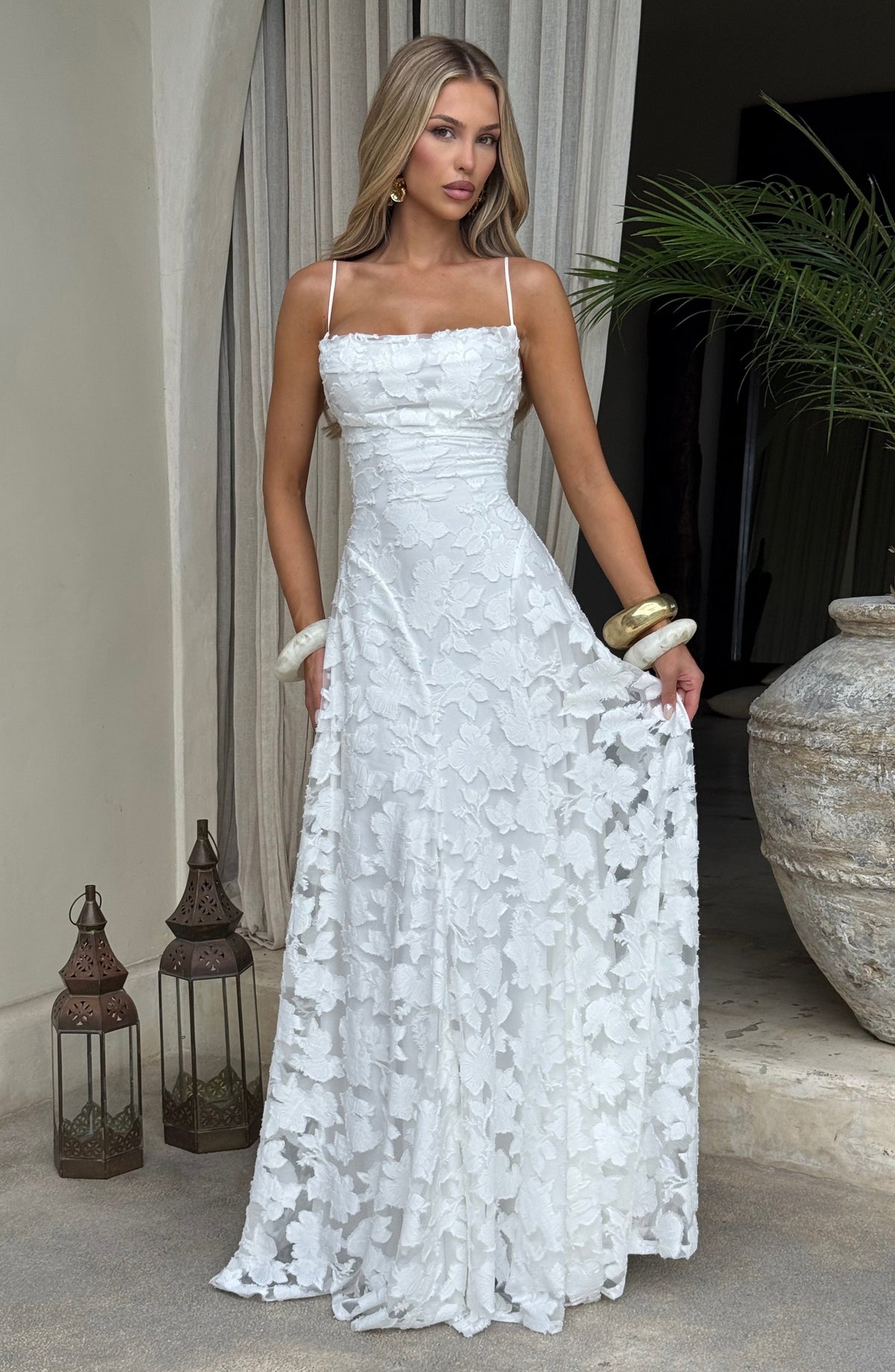 Romantische maxi-jurk met bloemen- en kantdetails