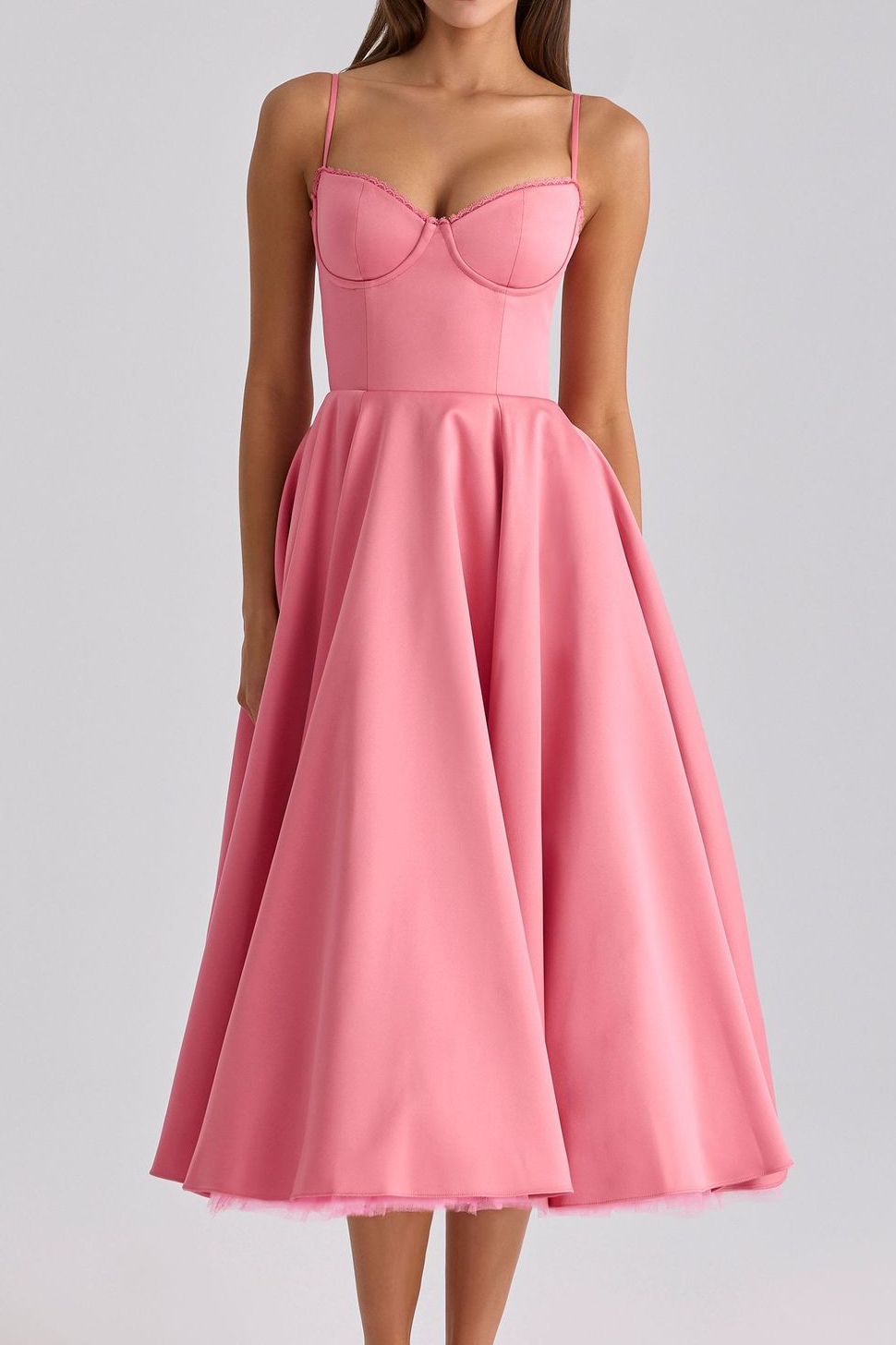 Elegante maxi-jurk met aansluitende top en uitlopende rok
